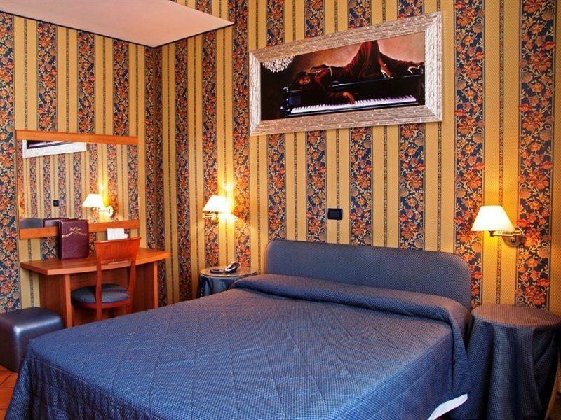 Hotel Lirico Rome Exterior photo