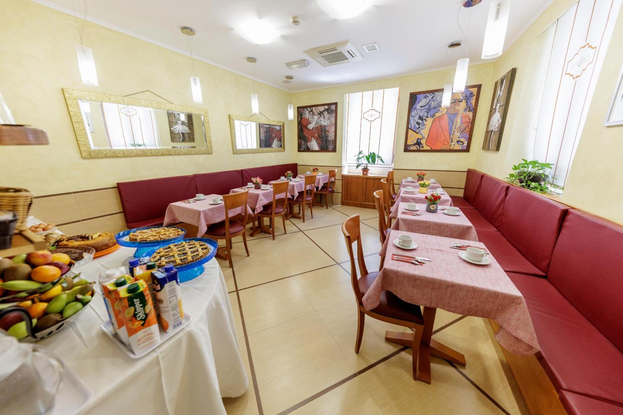 Hotel Lirico Rome Exterior photo