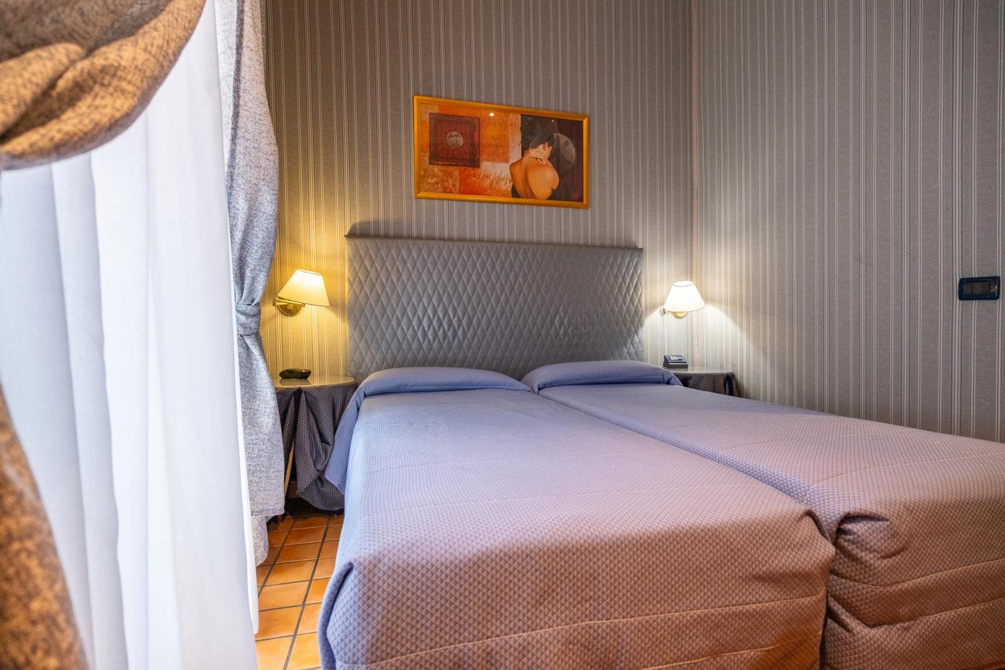 Hotel Lirico Rome Exterior photo